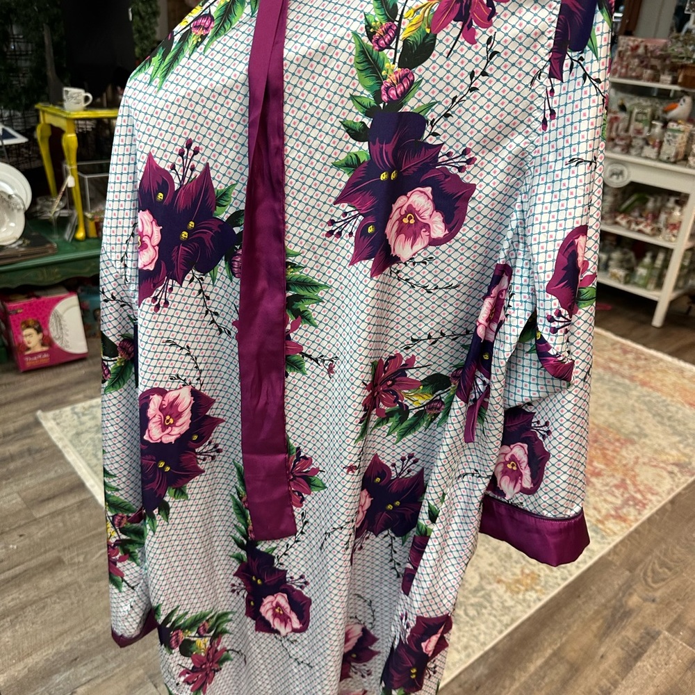 Satin Robe - Picture 14 of 14